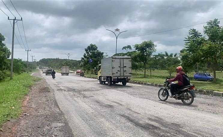 Jalan Rusak Di Depan Itera Tak Juga Diperbaiki Media Informasi