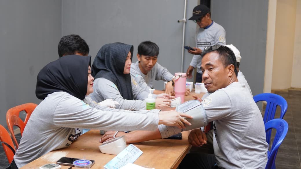 Peserta Sosialisasi Melakukan PKG