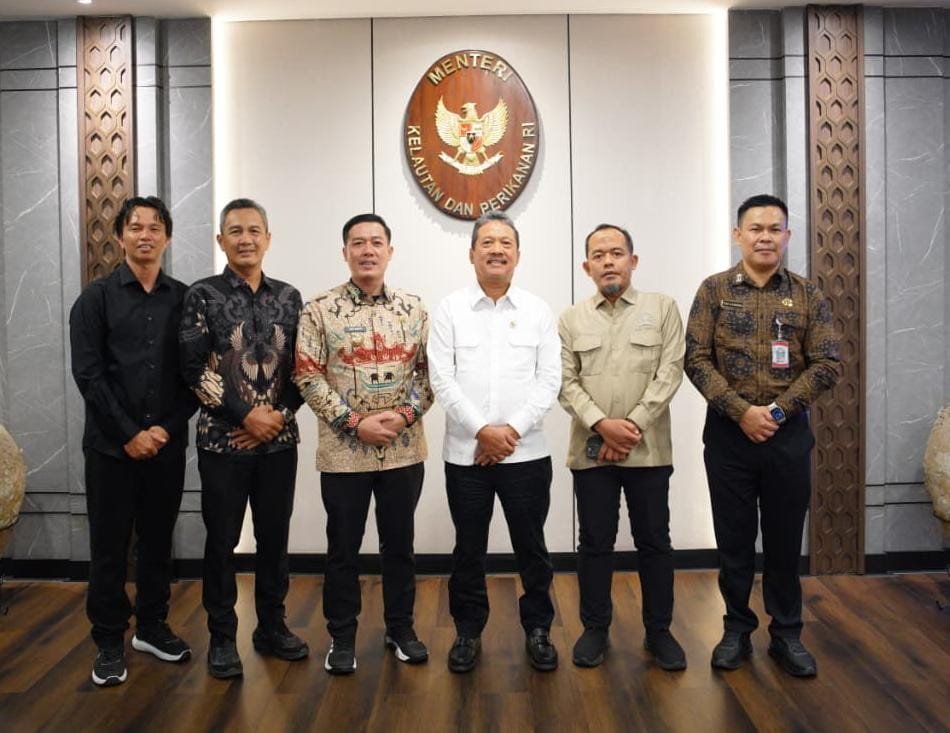 Men-KP Instruksikan Pesibar Ajukan Pembangunan Kampung Nelayan dan Budidaya Merah Putih 2026